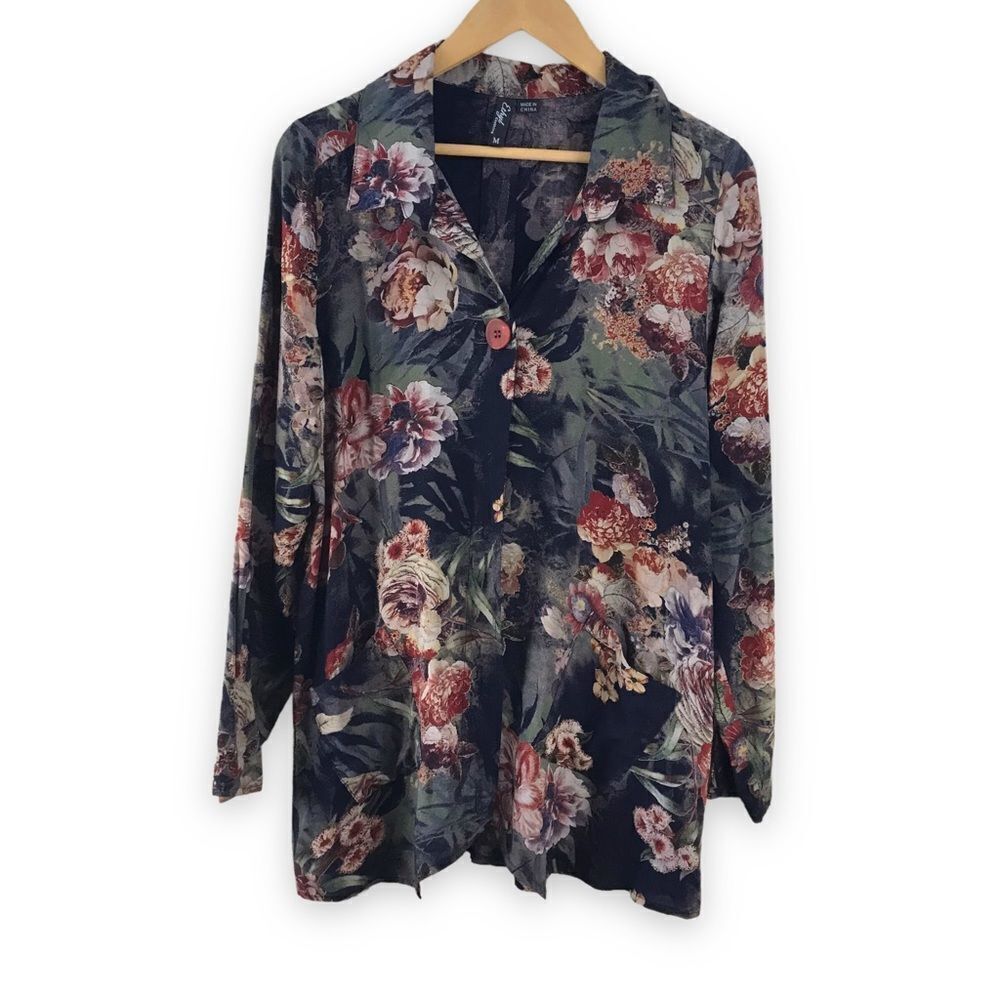 Ethyl Clothing button down navy blue‎ floral print shirt size M